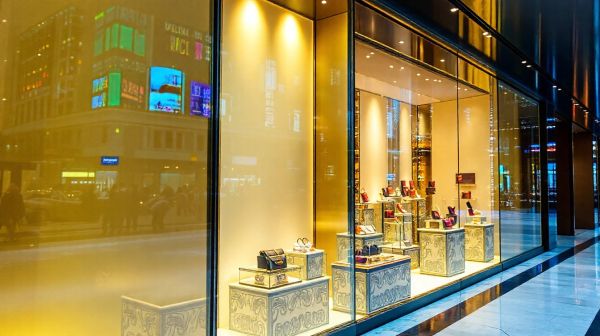 Découvrez toutes les marques de luxe avec notre guide en ligne